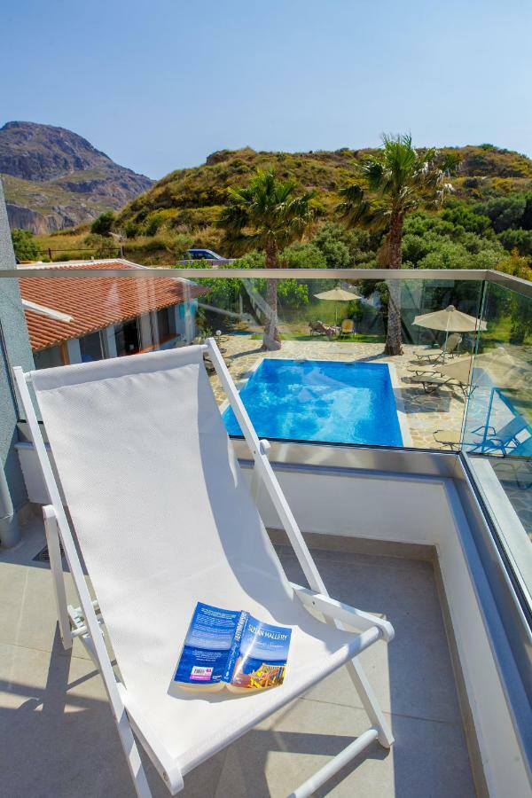 פלאקיאס Irida Guesthouse By The Pool מראה חיצוני תמונה